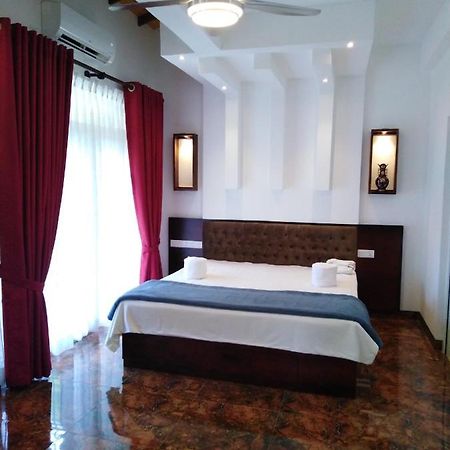 Y&Y Residence Kandy Kültér fotó