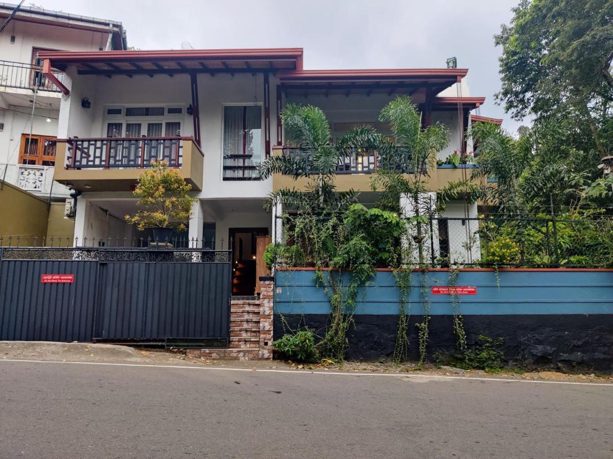 Y&Y Residence Kandy Kültér fotó