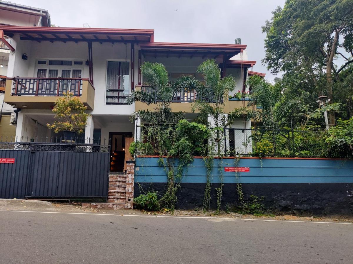 Y&Y Residence Kandy Kültér fotó